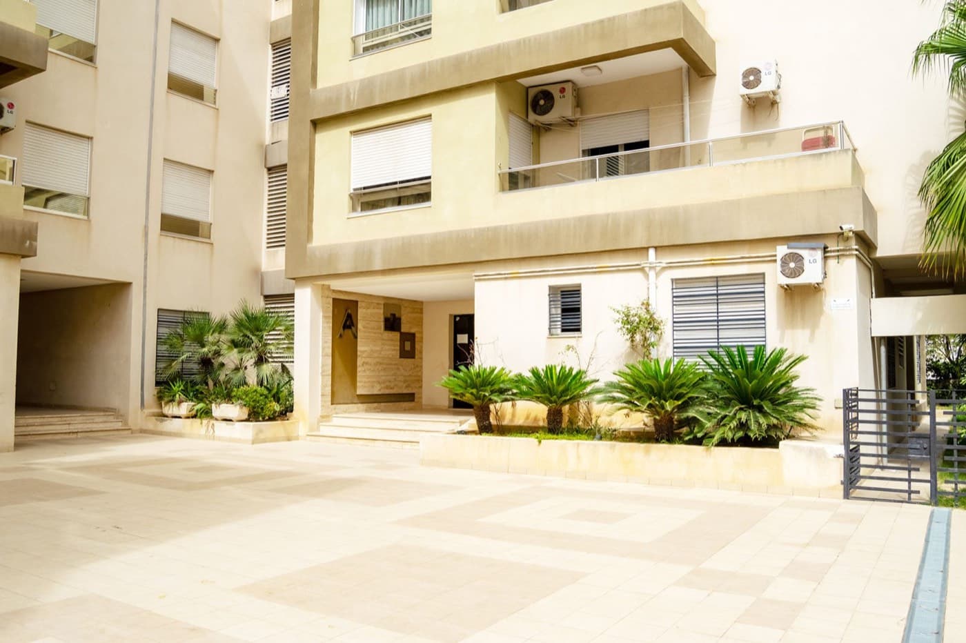 Omrane 12 Residence — 2